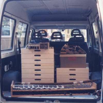 08 2006 Rp Abtransport der ersten Pfeifen des Rückpositivs in die Orgelbauerwerkstatt im Allgäu